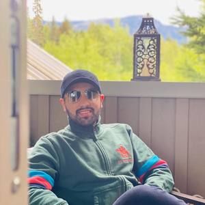 Meet your Posher, Bikram